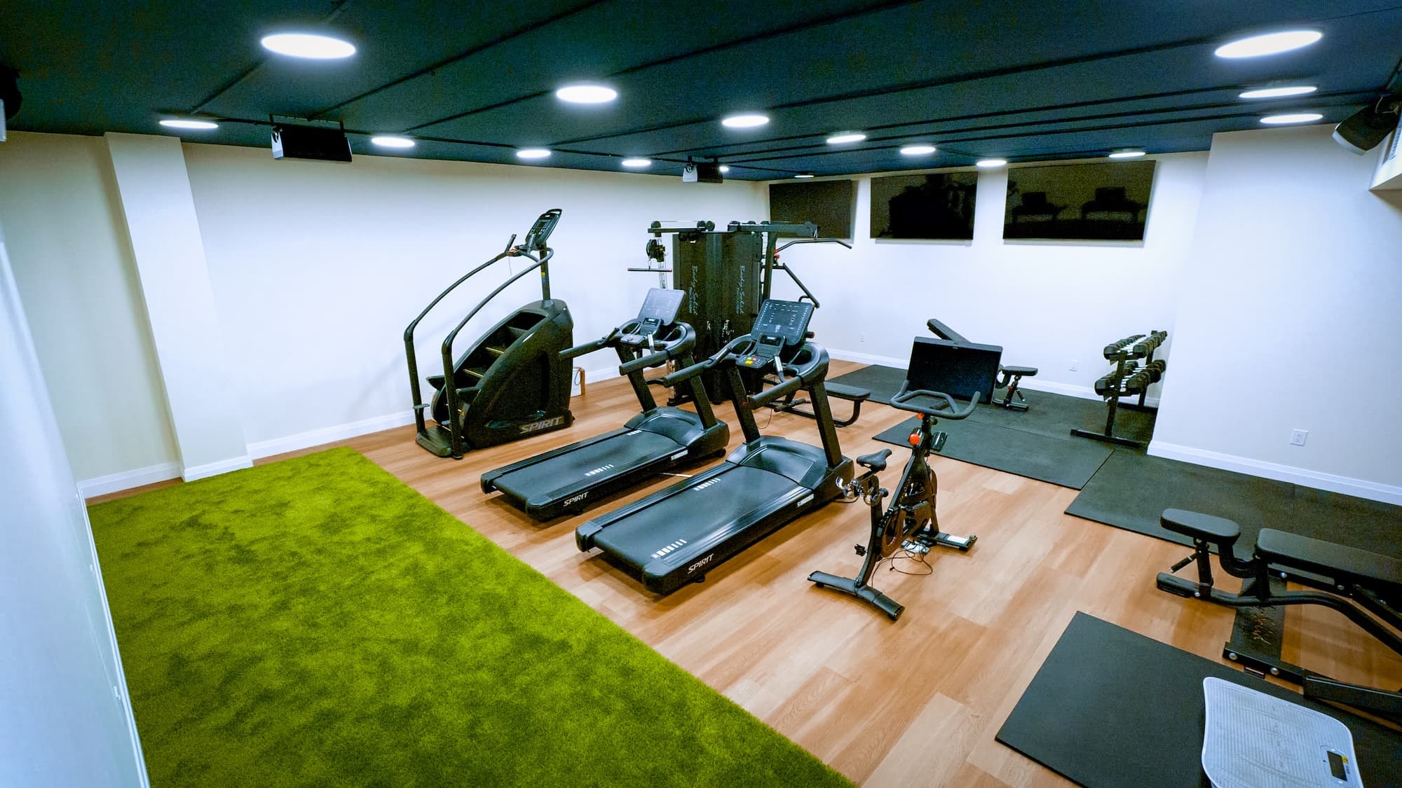 Team Goran office client experience room